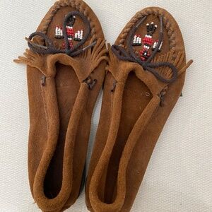 Minnetonka Moccasins (size 8)
